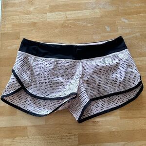 Lululemon shorts size 10